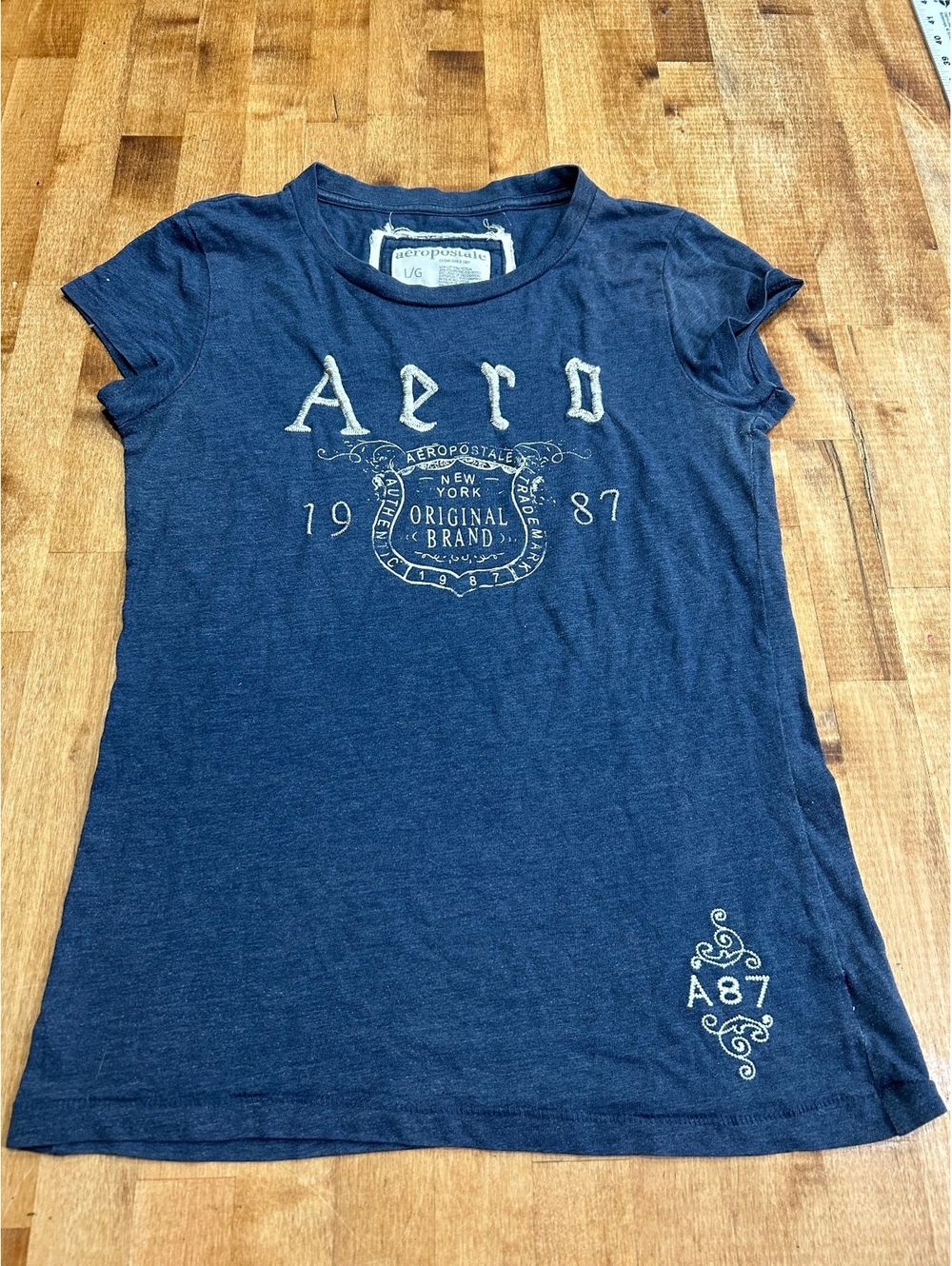 Aeropostale Women's Navy Blue Graphic T-Shirt Size L